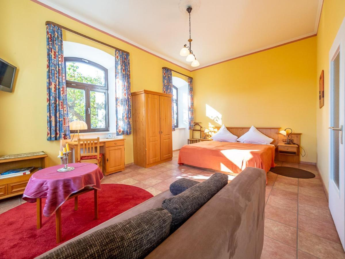 Kleinkunstbuehne Zur Post Beim John In Obing Hotel Luaran gambar