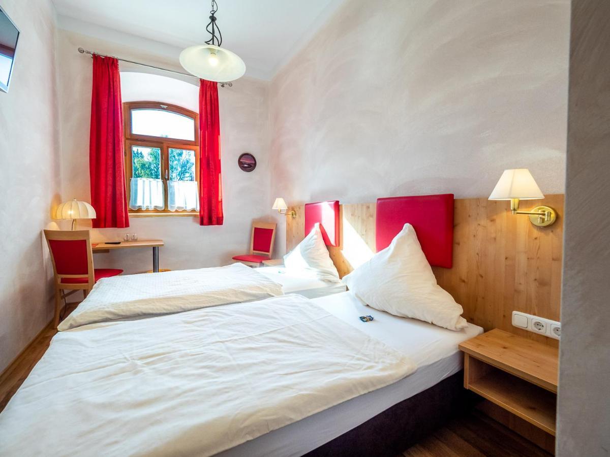 Kleinkunstbuehne Zur Post Beim John In Obing Hotel Luaran gambar